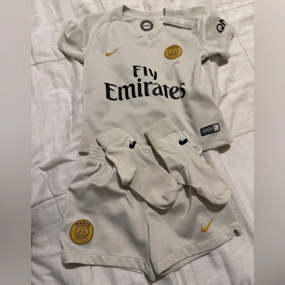 Nike - Picture 1 of 2